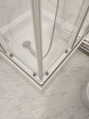 Установка и подключение душевого уголка/ширмы с поддоном Отделочные работы