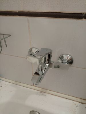 Установка смесителя (на готовые коммуникации)