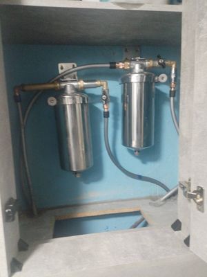 Установка проточного фильтра под мойку