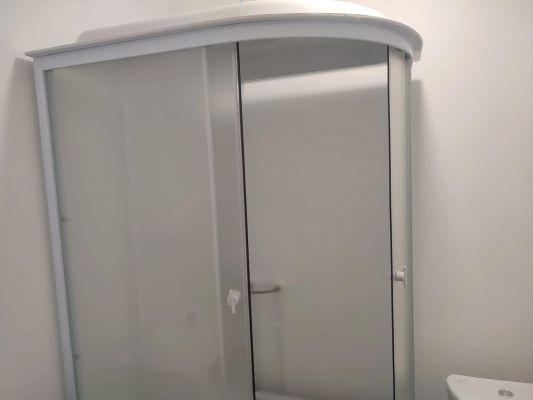Установка душевой кабины шириной до 120 см
