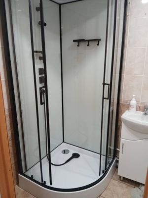 Установка душевой кабины шириной до 90 см