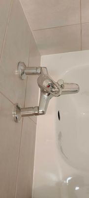 Установка смесителя (на готовые коммуникации)