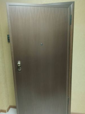 Первый час работы по входным дверям