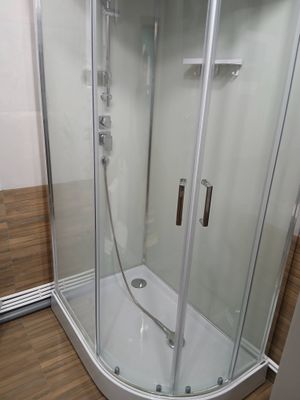 Установка душевой кабины шириной до 120 см