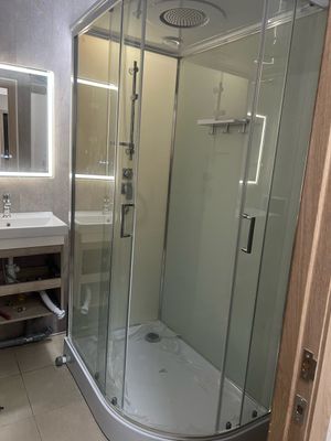 Установка душевой кабины шириной до 120 см