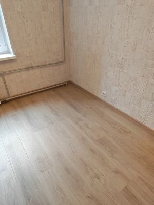 Монтаж пластикового плинтуса