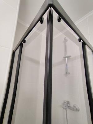 Установка и подключение душевого уголка/ширмы с поддоном