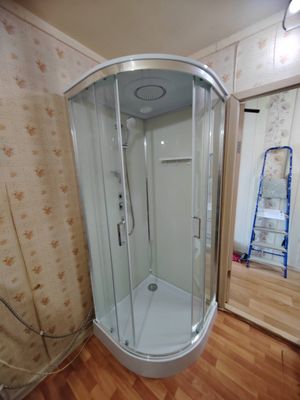 Установка душевой кабины шириной до 90 см