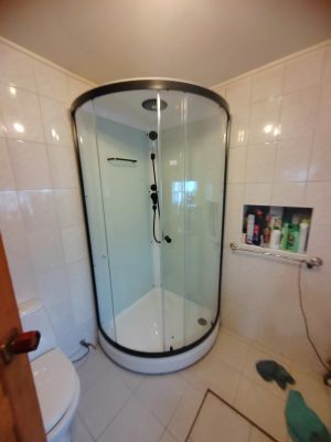 Установка душевой кабины шириной до 90 см
