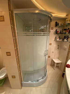 Установка душевой кабины шириной до 100 см