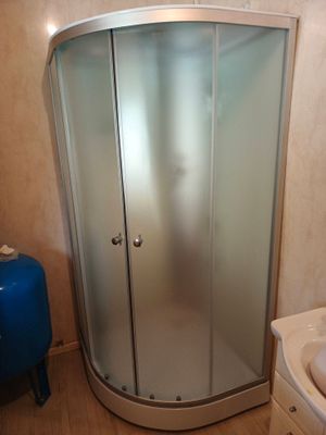 Установка душевой кабины шириной до 90 см