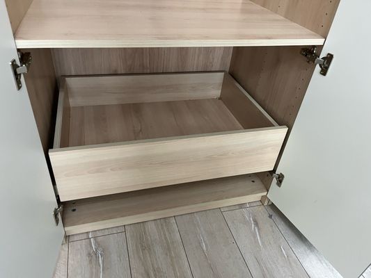 Установка и регулировка распашной двери