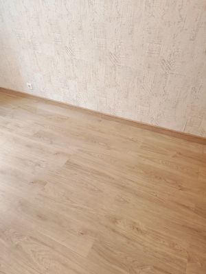 Монтаж пластикового плинтуса
