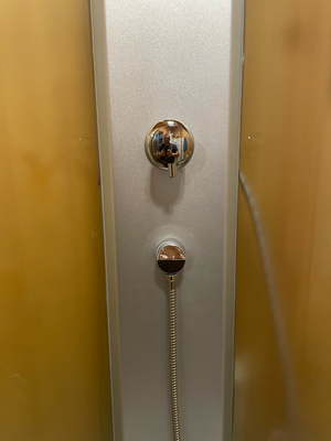 Установка душевой кабины шириной до 90 см