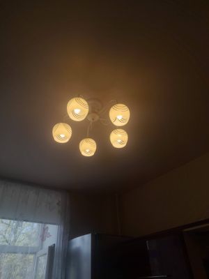 Установка люстры в сборке