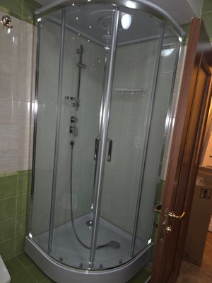 Установка душевой кабины шириной до 90 см