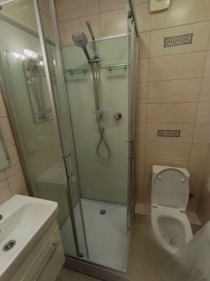 Установка душевой кабины шириной до 90 см