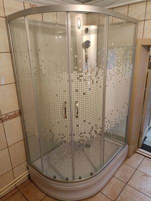 Установка душевой кабины шириной до 120 см