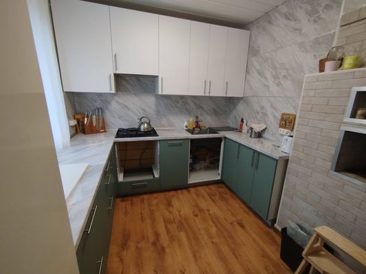 Замена фасадов Выезд мастера за пределы зоны бесплатного выезда Выпил одного отверстия/углубления/присадка под петлю в материалах ДСП/Массив