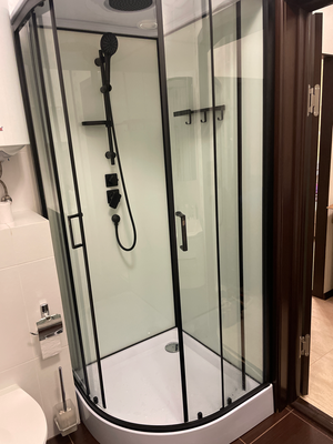 Установка душевой кабины шириной до 90 см