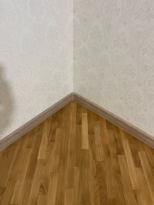 Монтаж пластикового плинтуса