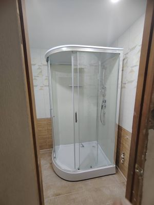 Установка душевой кабины шириной до 120 см