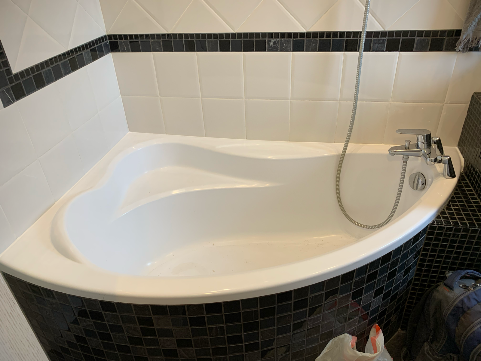 Герметизация ванны силиконом